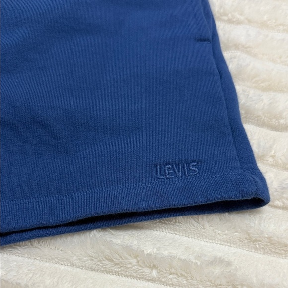 Levi’s Gold Tab Sweatshorts - Picture 3 of 5